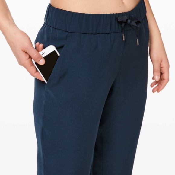 Lululemon On The Fly Jogger True Navy - Picture 3 of 10